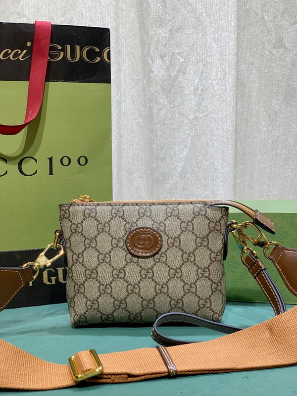 Gucci Handbags 590